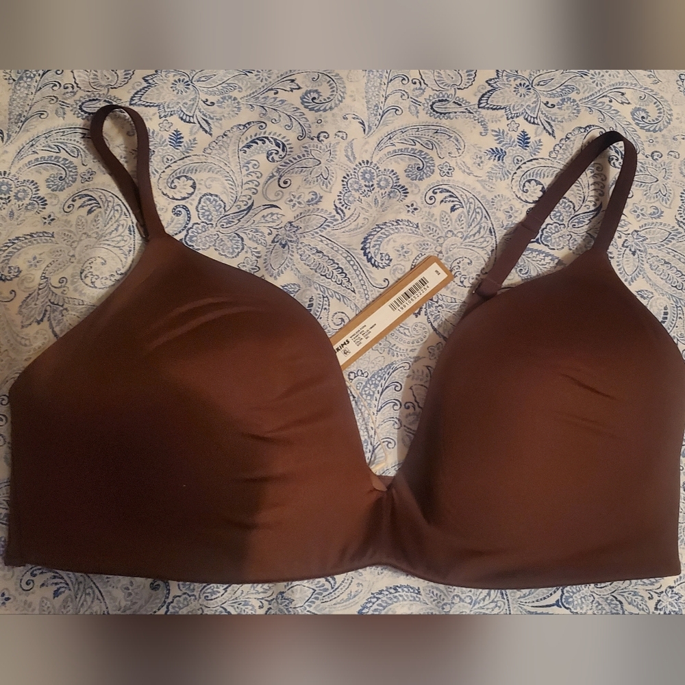 SKIMS Wireless Form T-Shirt Bra 36C NWT